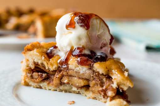 8 Best Shops for Apple Pie in New Hampshire!