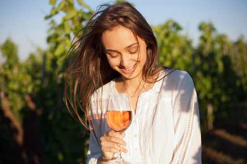 7 Best Wineries and Vineyards in New Hampshire!